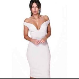 Elegant off shoulder dress 🤍✨